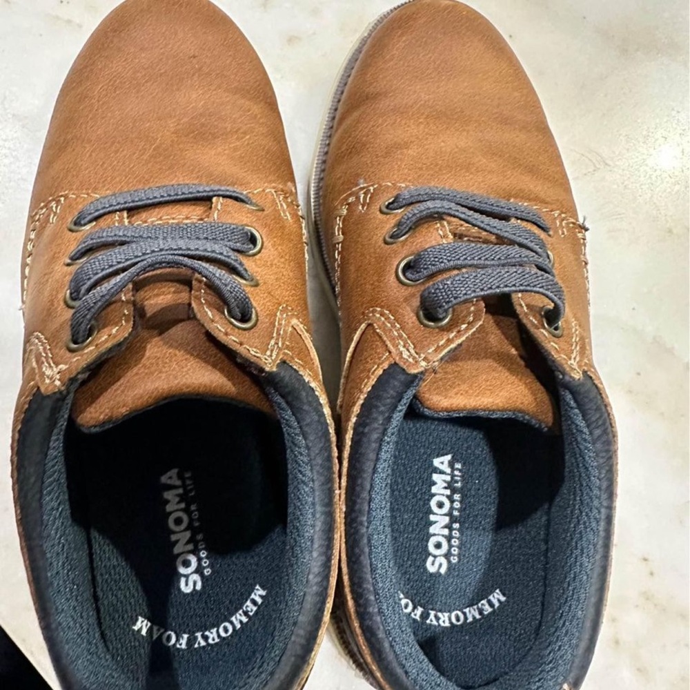kids size 12 brown shoes